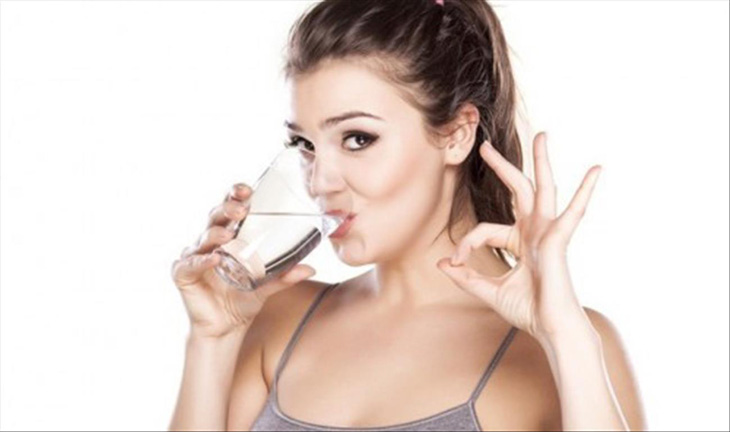 Bổ sung đầy đủ nước cho cơ thể giúp tăng cường sức đề kháng và hệ miễn dịch