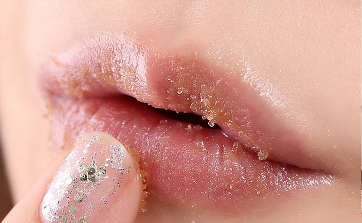 Vệ sinh da môi thường xuyên bằng các loại kem, tẩy thảo dược là giải pháp phòng bệnh hiệu quả