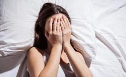 Mất ngủ trầm cảm: Cảnh giác với các dấu hiệu sớm & cách điều trị