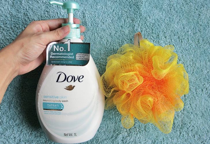 Dove Sensitive Skin là dòng sữa tắm được người tiêu dùng Việt Nam ưa chuộng