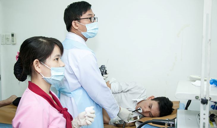Nội soi dạ dày xong bị đau họng là tình trạng xảy ra khá phổ biến do những tác động của ống nội soi tới vùng cổ họng.
