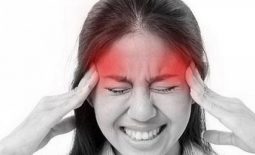 Đau đầu 2 bên thái dương là tình trạng đau đầu khá thường gặp