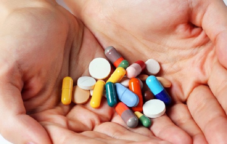 Aspirin, Ibuprofen và Paracetamol là một số loại thuốc giảm đau không kê đơn người bệnh có thể tham khảo