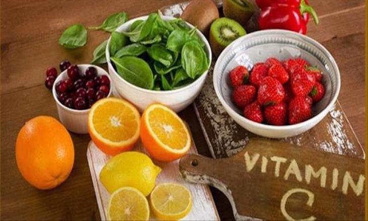 Nhiệt miệng ăn gì? Nhóm thực phẩm giàu vitamin C