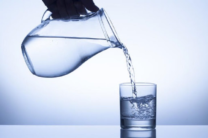 Bị sỏi thận uống gì cho hết - Nước lọc là sự lựa chọn đầu tiên và tốt nhất cho người mắc chứng sỏi thận