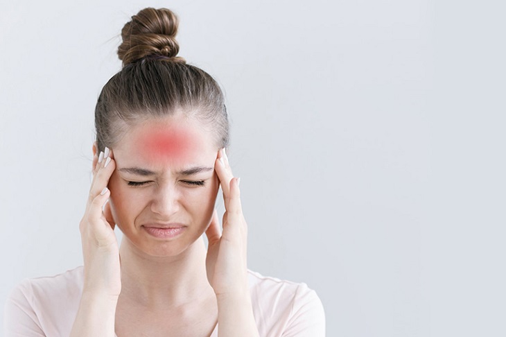 Phải làm sao khi thường xuyên bị đau đầu vùng trán?