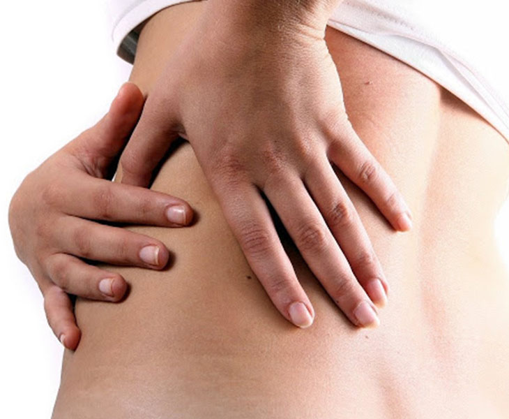 Cơn đau nhức vùng lưng có thể là dấu hiệu của đau dây thần kinh liên sườn