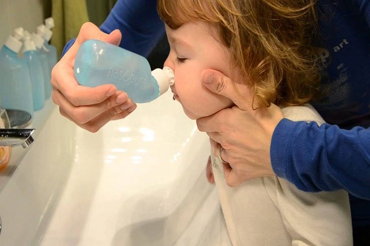 Tăng cường vệ sinh mũi cho bé