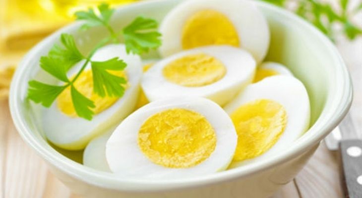 Người bệnh gout có thể ăn trứng nhưng cần sử dụng lượng thích hợp