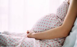 Rối loạn nội tiết là nguyên nhân hàng đầu gây khô hạn khi mang thai