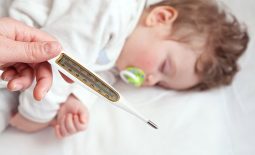 Sốt cao co giật ở trẻ em: Nguyên nhân, cách điều trị và phòng ngừa