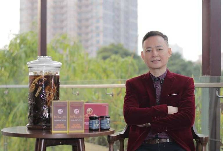 Nghệ sĩ Tùng Dương là khách hàng lựa chọn sản phẩm Uy Long Đại Bổ