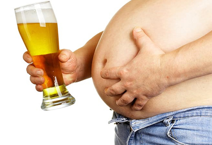 Nam giới lạm dụng rượu bia có nguy cơ bị ít tinh trùng