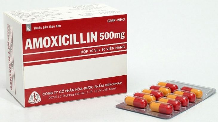 Amoxicillin có tác dụng kháng khuẩn, giảm viêm từ đó điều trị viêm họng hiệu quả