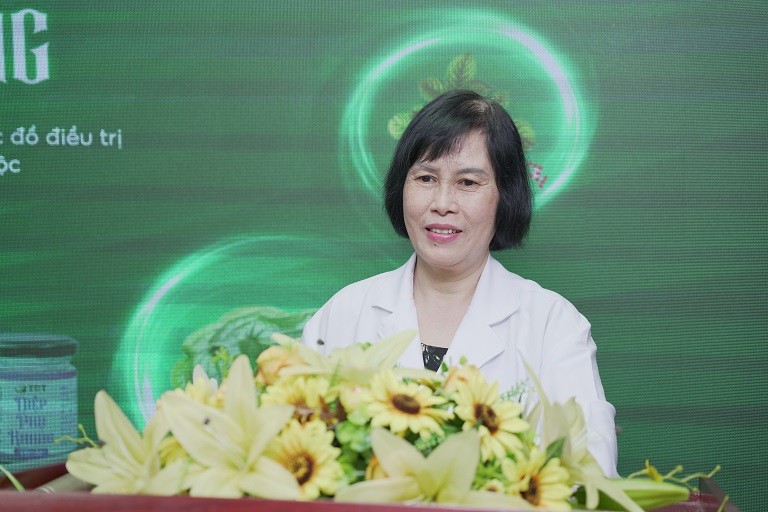 BS Đỗ Thanh Hà phát biểu tại buổi lễ ra mắt dung dịch vệ sinh phụ nữ Diệp Phụ Khang