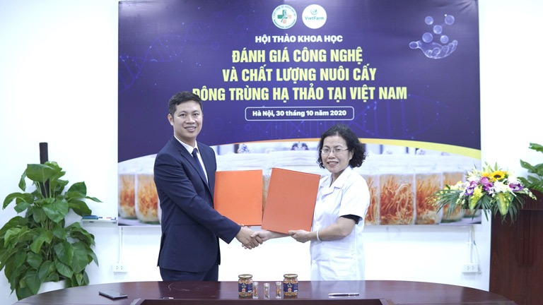 Đông trùng hạ thảo Vietfarm ký kết hợp tác với đơn vị hàng đầu trong lĩnh vực YHCT