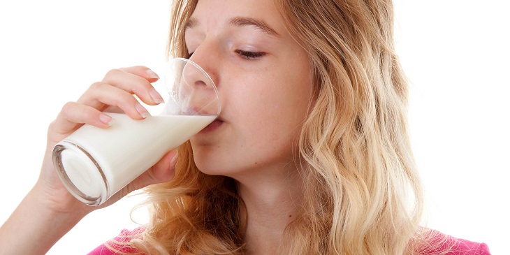 Bệnh nhân xuất huyết dạ dày chỉ nên dùng khoảng 1 ly sữa mỗi ngày