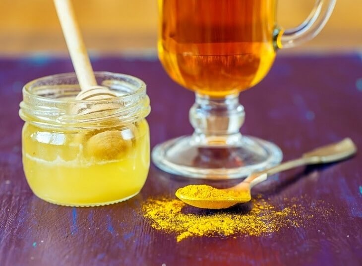 Uống tinh bột nghệ và mật ong chữa viêm đại tràng