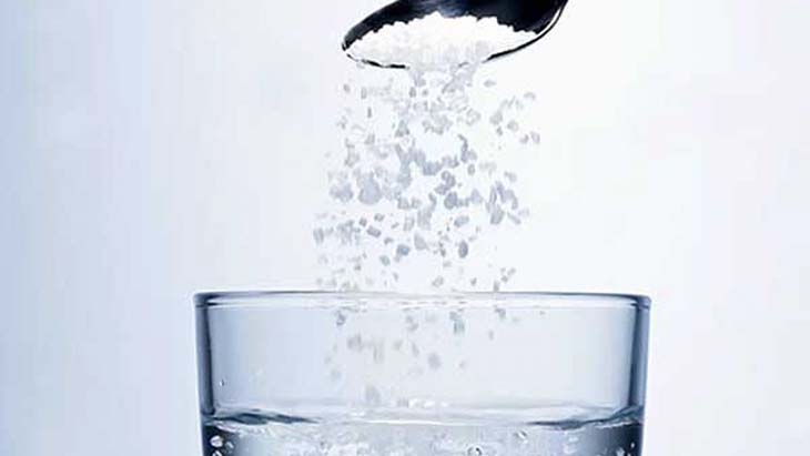Nước muối sinh lý làm sạch sâu bên trong khoang mũi, sát khuẩn nên có thể thực hiện mỗi ngày