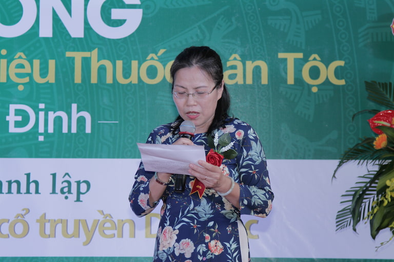 Tiến sĩ - Bác sĩ Nguyễn Thị Vân Anh phát biểu trong buổi lễ 