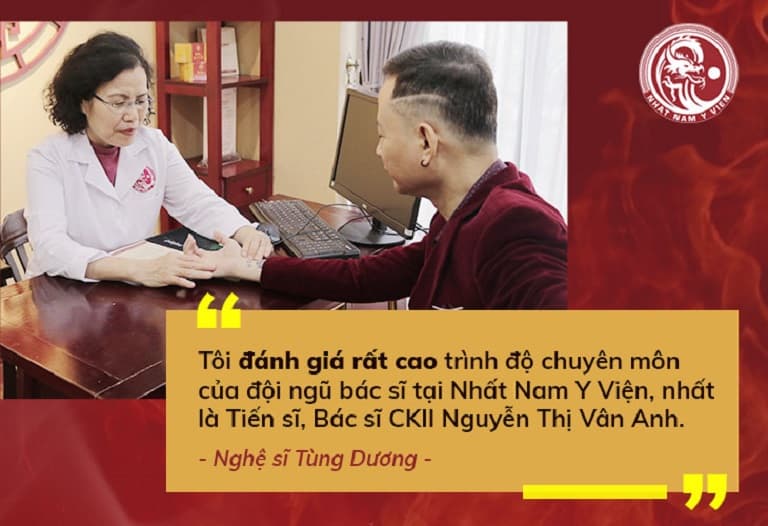 Nghệ sĩ Tùng Dương được bác sĩ Vân Anh trực tiếp thăm khám và điều trị bệnh