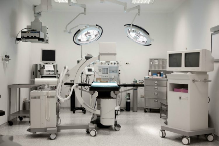 Phòng khám Đa khoa Thành Đức có đội ngũ bác sĩ giàu kinh nghiệm, cung cấp nhiều dịch vụ y tế chất lượng và có đầy đủ các dụng cụ, máy móc, thiết bị y tế hiện đại.