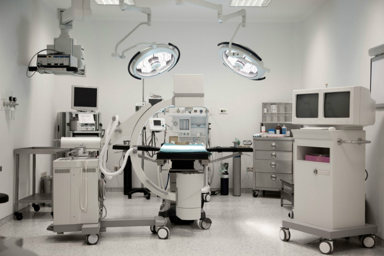 Phòng khám Đa khoa Thành Đức có đội ngũ bác sĩ giàu kinh nghiệm, cung cấp nhiều dịch vụ y tế chất lượng và có đầy đủ các dụng cụ, máy móc, thiết bị y tế hiện đại.