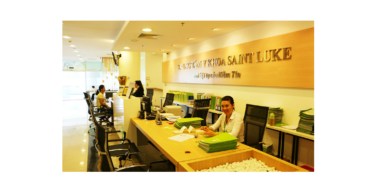 Trung tâm Y khoa Saint Luke tọa lạc tại địa phận quận 7, Thành phố Hồ Chí Minh.